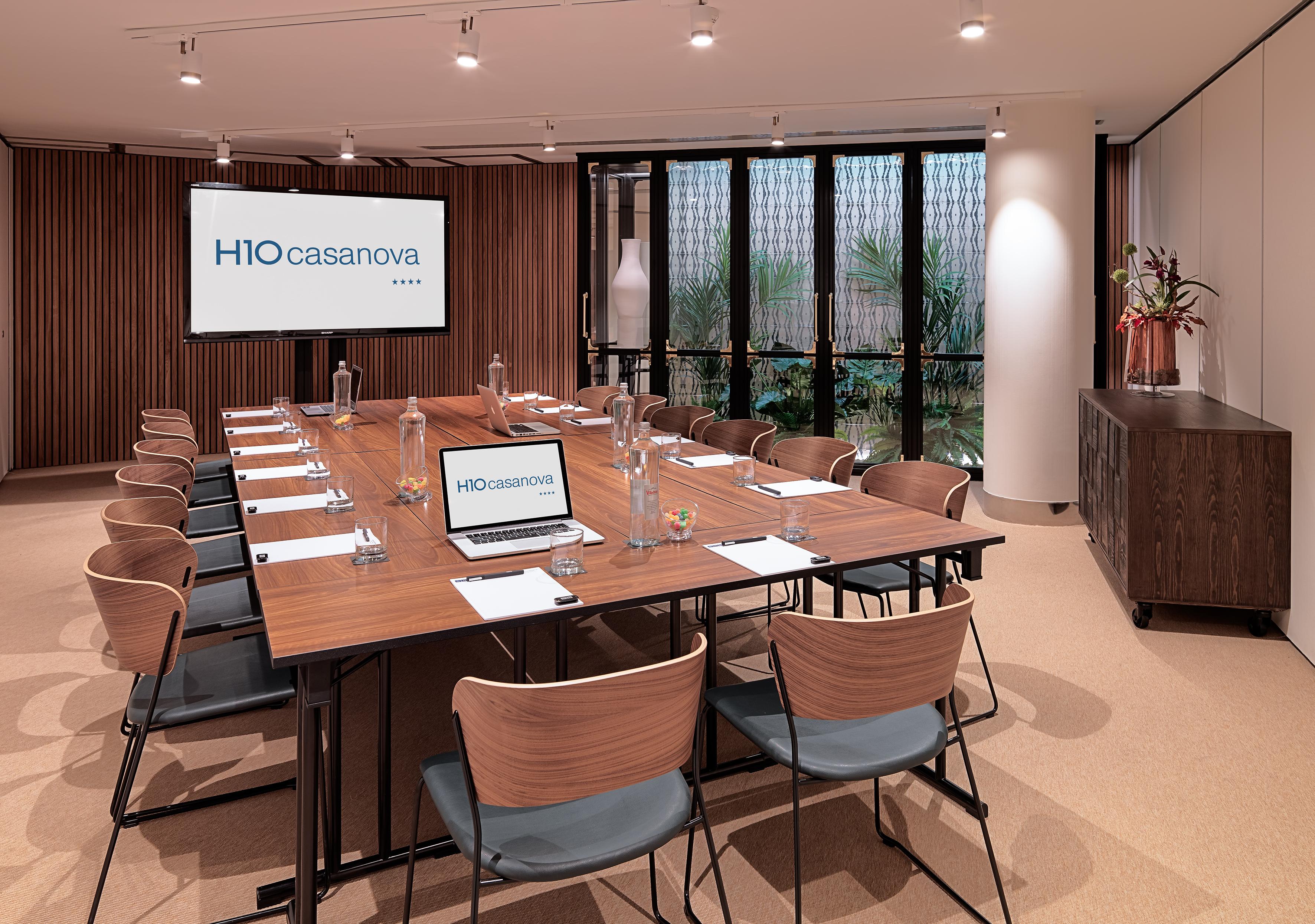 H10 Casanova Hotel